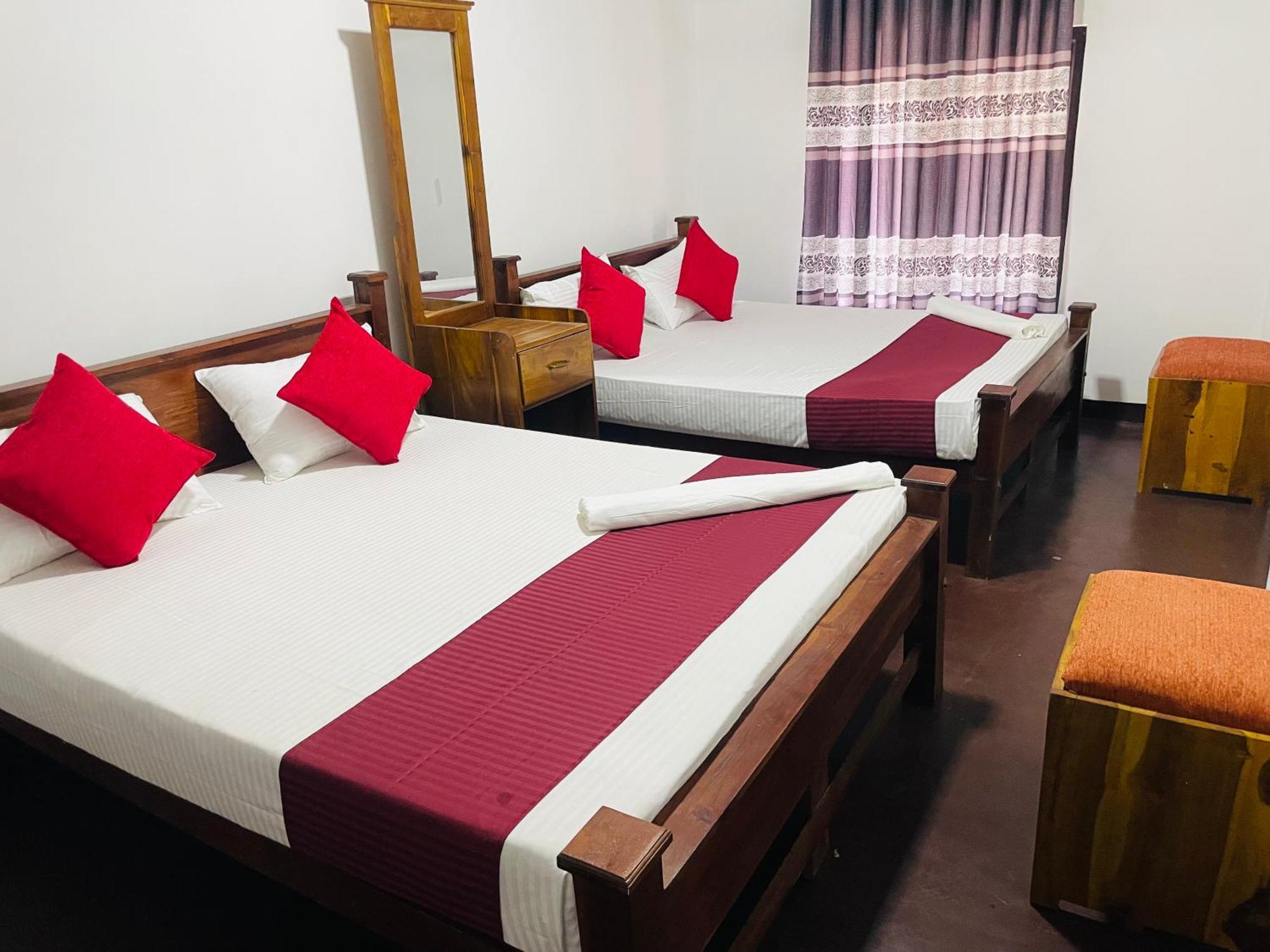 Lake Classical Guest House Канди Екстериор снимка