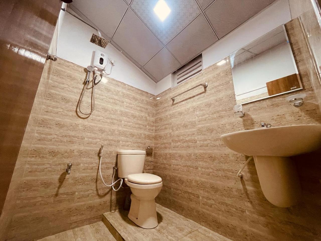Lake Classical Guest House Канди Екстериор снимка