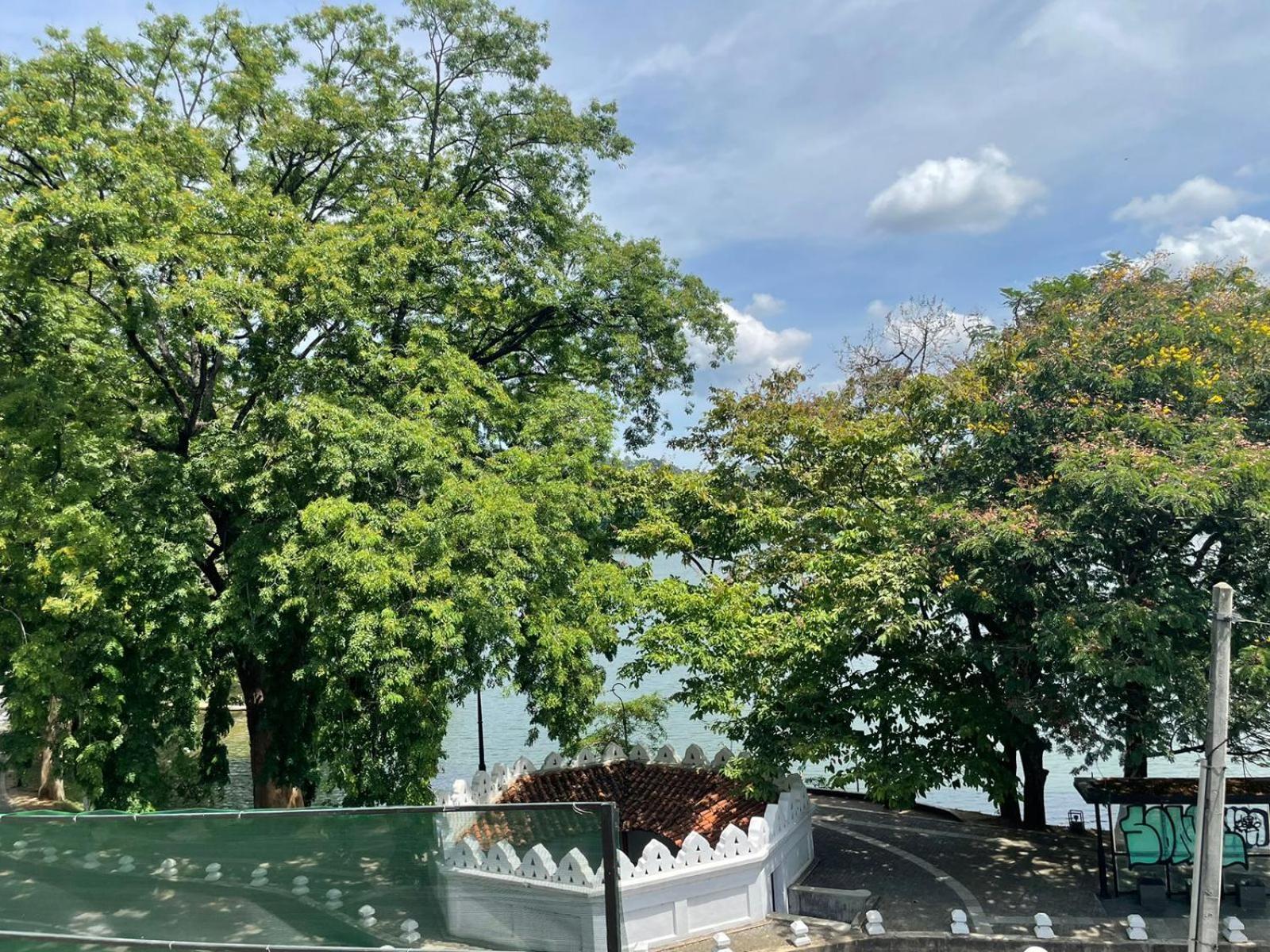 Lake Classical Guest House Канди Екстериор снимка