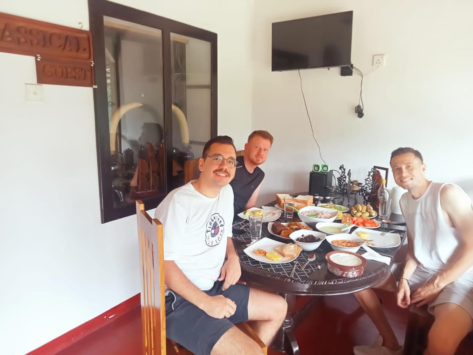Lake Classical Guest House Канди Екстериор снимка
