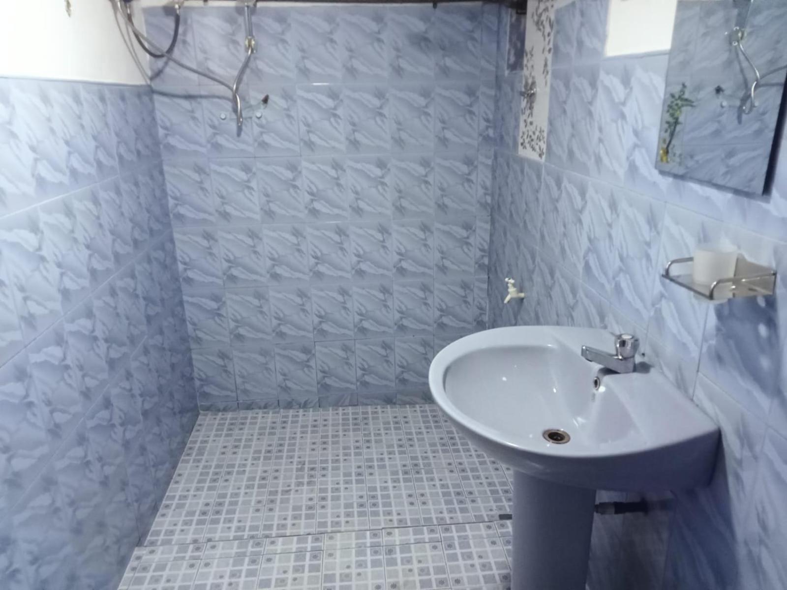 Lake Classical Guest House Канди Екстериор снимка