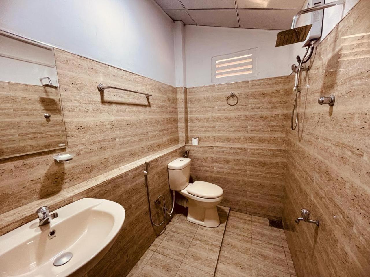 Lake Classical Guest House Канди Екстериор снимка
